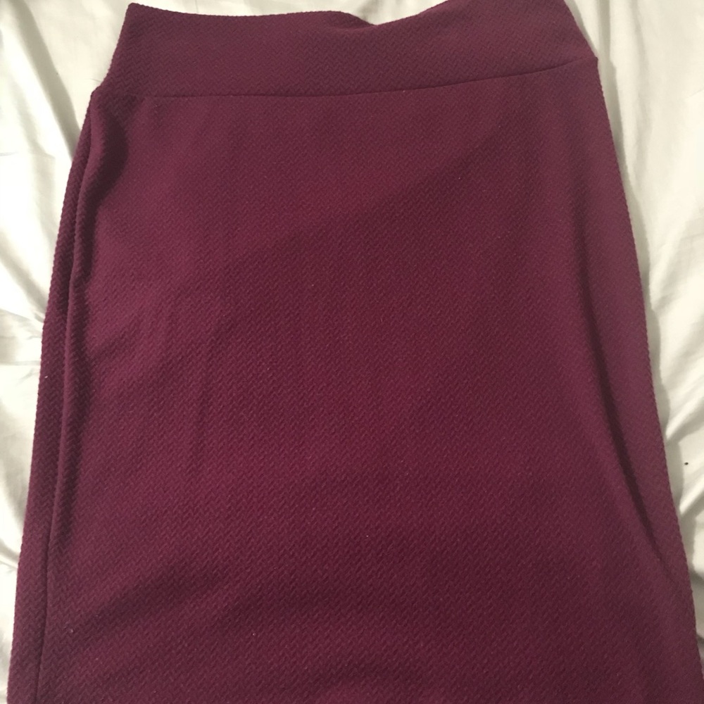 Maroon Lularoe Cassie- Maroon XL